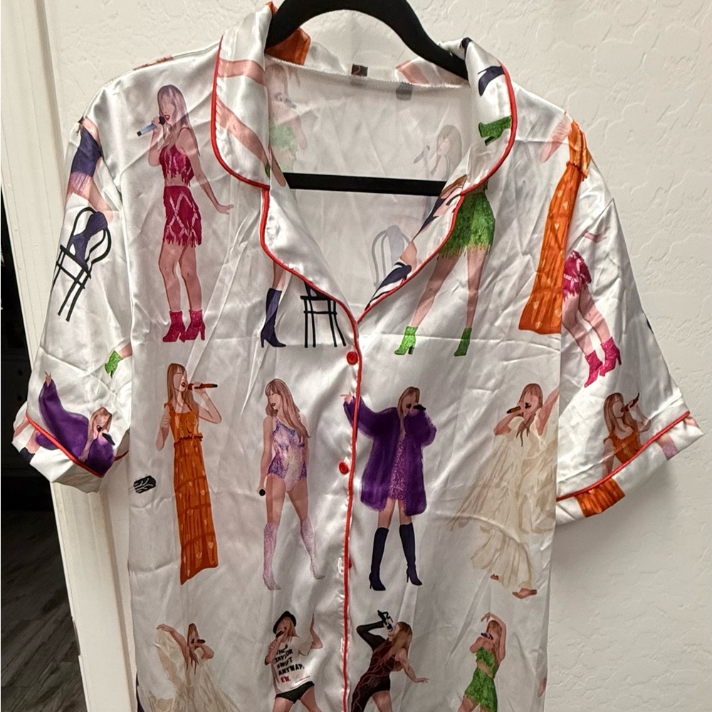 Swiftie Button-Up Pajama Set.2xl. NWOT